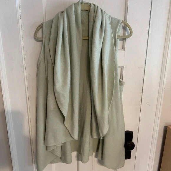 Sweaters Boutique Light Green Sweater Vest Poshmark